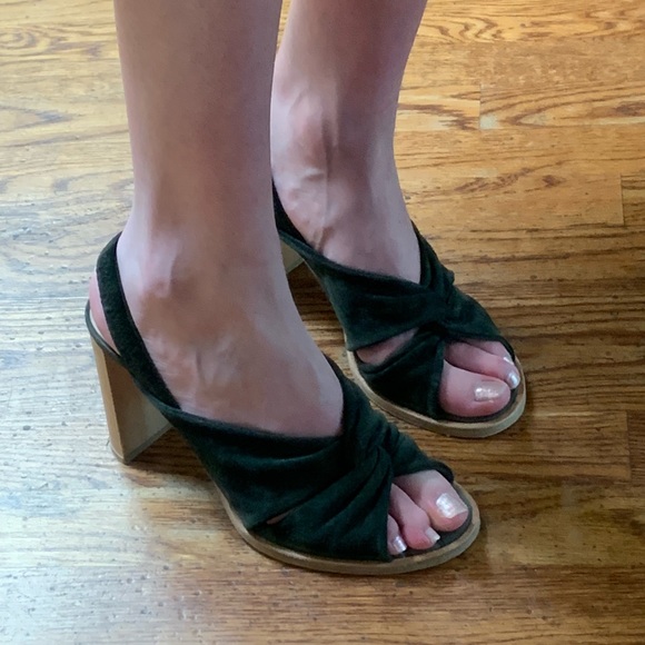 💥COS Suede Sandal💥 SOLD - Picture 2 of 8